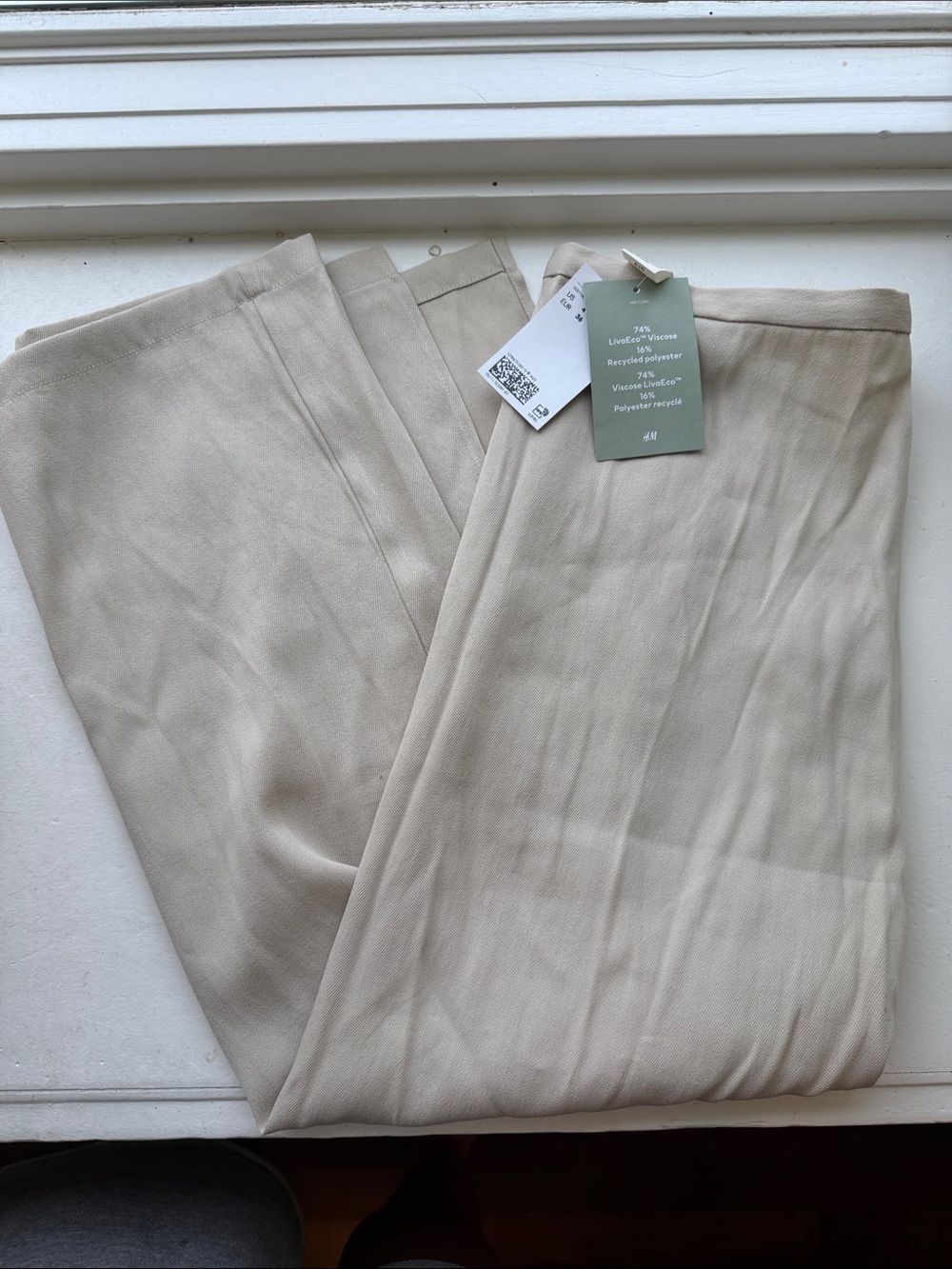 H&M Light Beige Slit Midi Skirt